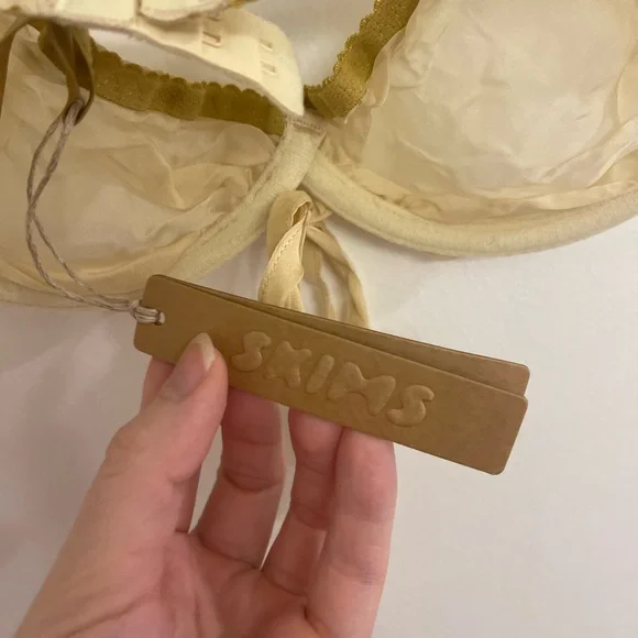 SKIMS NWT Silk Balconette Butter Sheer Bra Lingerie Romantic Coquet - Picture 5 of 7